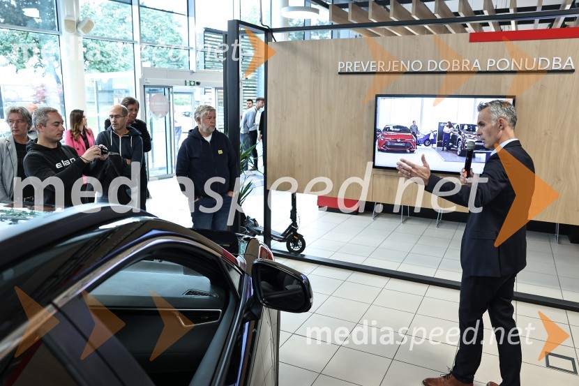  Primož Tiringar, direktor Toyota SlovenijaNova Toyota Prius Plug-In, predstavitev