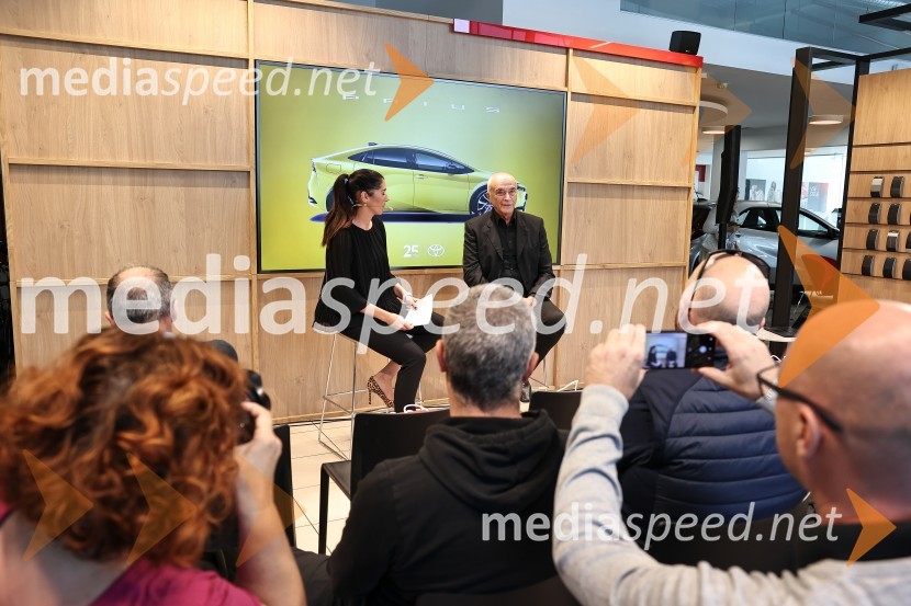  ... ;  Ivo Boscarol, generalni direktor Pipistrel d.o.o.Nova Toyota Prius Plug-In, predstavitev