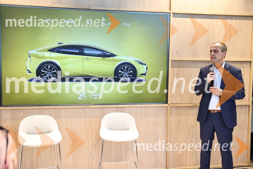  Gregor  Mauko, direktor Toyota SlovenijaNova Toyota Prius Plug-In, predstavitev