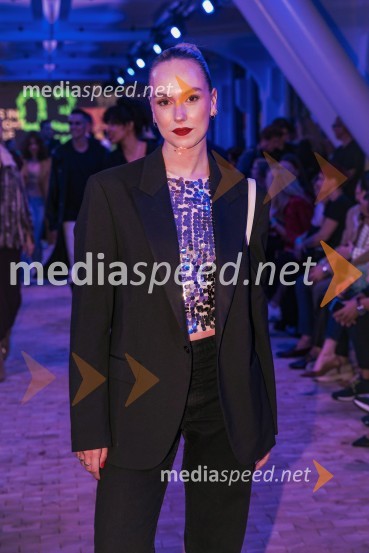  Melani Mekicar, radijska in televizijska voditeljicaLjubljana Fashion Week 2023, modne revije, četrti dan