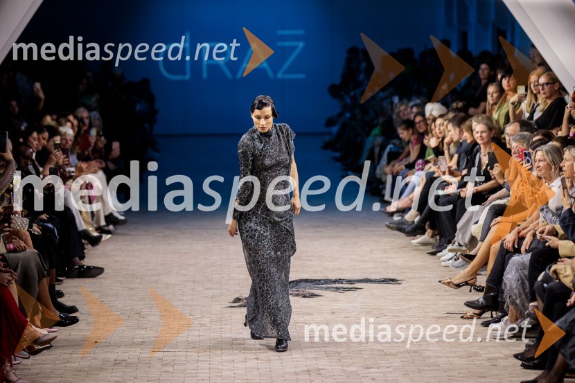  Urška Centa, plesalka flamenkaLjubljana Fashion Week 2023, modne revije, četrti dan