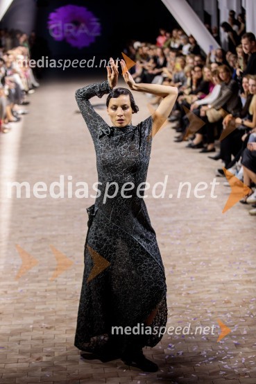  Urška Centa, plesalka flamenkaLjubljana Fashion Week 2023, modne revije, četrti dan