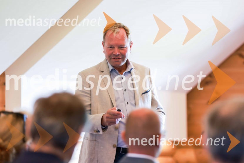  Marko Škriba, direktor znamke Volkswagen pri Porsche Slovenija d.o.o.Volkswagen Touareg, predstavitev prenovljene tretje generacije