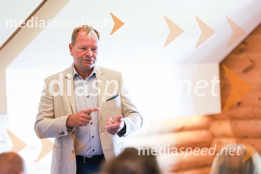  Marko Škriba, direktor znamke Volkswagen pri Porsche Slovenija d.o.o.Volkswagen Touareg, predstavitev prenovljene tretje generacije