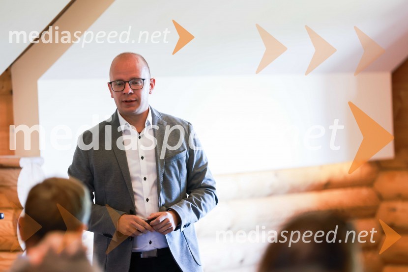 Volkswagen Touareg, predstavitev prenovljene tretje generacije