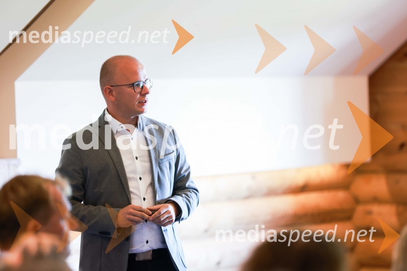 Volkswagen Touareg, predstavitev prenovljene tretje generacije