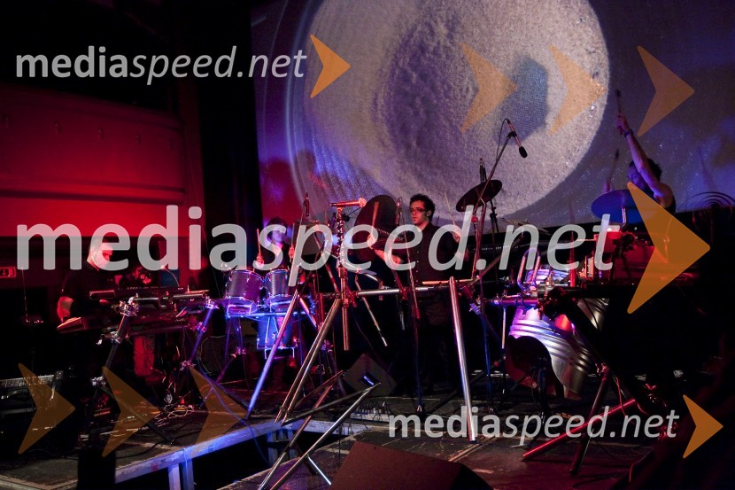 Premierna koncertna predstavitev nove zasedbe The Stroj in projekta KymatikonPremierna koncertna predstavitev nove zasedbe The Stroj in projekta Kymatikon