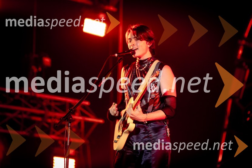  Kris  Guštin, Joker OutJoker Out napolnili Stožice