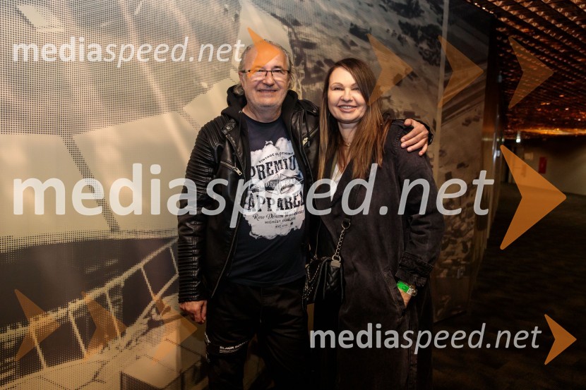  Aleš Klinar, glasbenik, skupina Rock Partyzani;  Anja Rupel, pevkaJoker Out napolnili Stožice