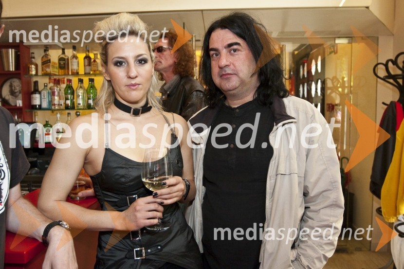 Eva Breznikar, članica zasedbe The Stroj in Bojan Bešter, BB TeaterPremierna koncertna predstavitev nove zasedbe The Stroj in projekta Kymatikon