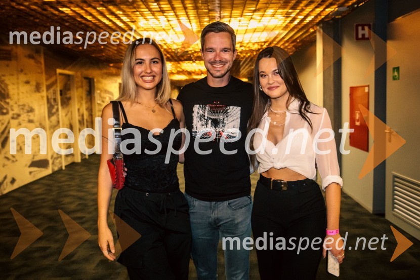  Pia Nina Stružnik, glasbenica;  ... ;  Laura Škvorc, Miss Earth Slovenije 2015, modelJoker Out napolnili Stožice