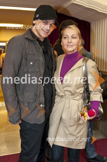 Samuel Lucas, pevec in ...Premierna koncertna predstavitev nove zasedbe The Stroj in projekta Kymatikon