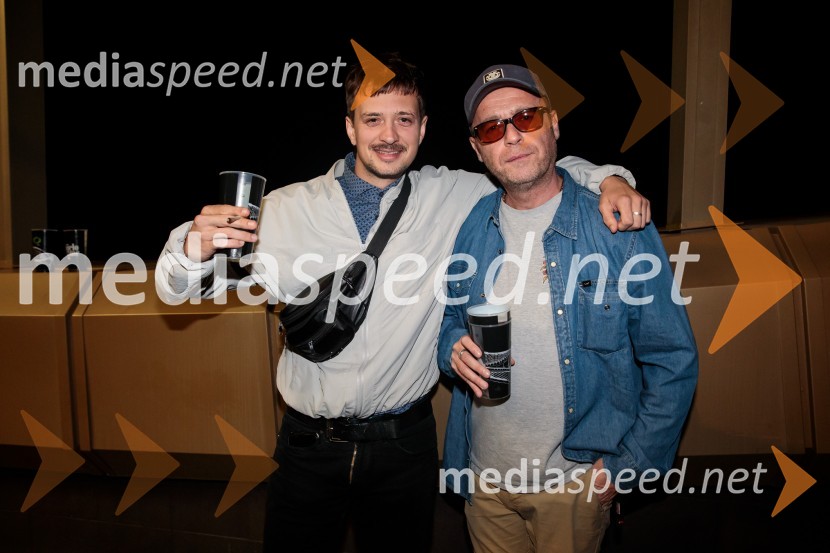  Gregor  Strasbergar, glasbena skupina MRFY;  Gregor Skočir, pevec skupine Big Foot MamaJoker Out napolnili Stožice