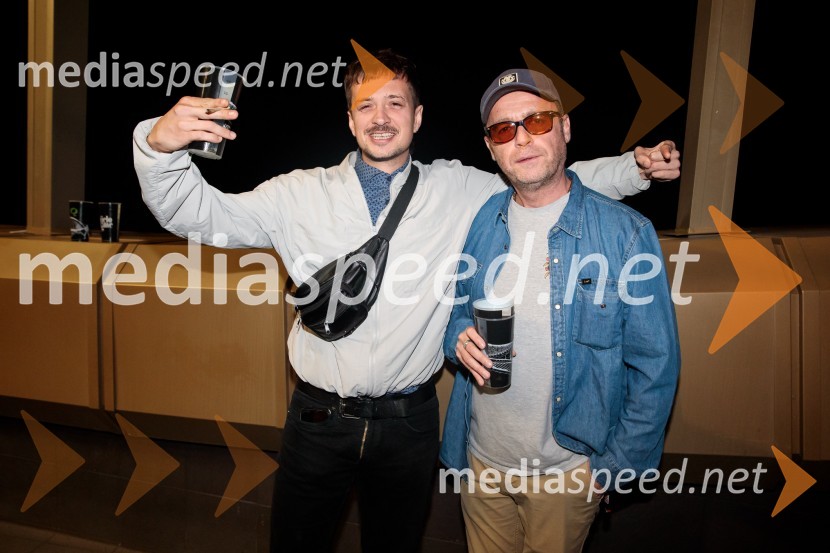  Gregor  Strasbergar, glasbena skupina MRFY;  ... Joker Out napolnili Stožice