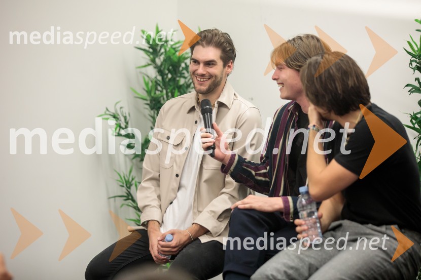  Nace  Jordan, Joker Out;  Kris  Guštin, Joker Out;  Bojan Cvjetićanin, Joker OutJoker Out napolnili Stožice