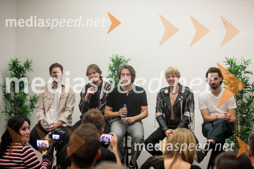  Nace  Jordan, Joker Out;  Kris  Guštin, Joker Out;  Bojan Cvjetićanin, Joker Out;  Jure Maček,  Joker Out;  Jan  Peteh, Joker OutJoker Out napolnili Stožice