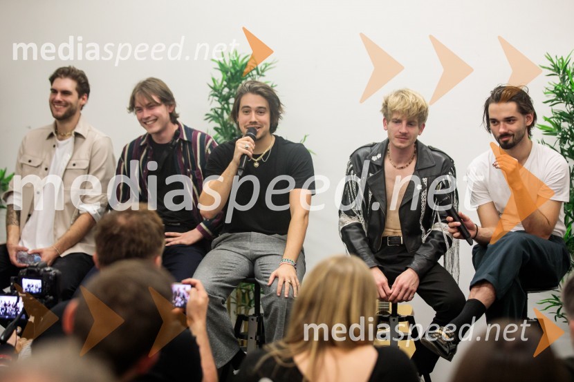  Nace  Jordan, Joker Out;  Kris  Guštin, Joker Out;  Bojan Cvjetićanin, Joker Out;  Jure Maček,  Joker Out;  Jan  Peteh, Joker OutJoker Out napolnili Stožice