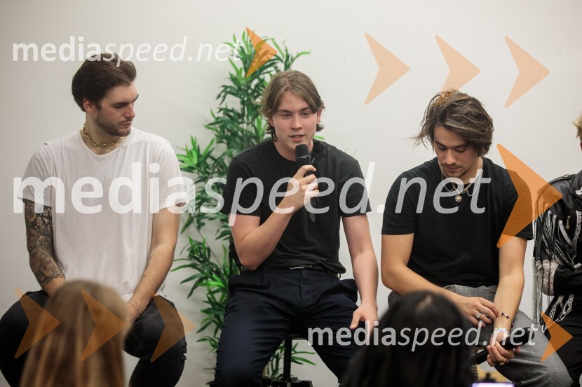  Nace  Jordan, Joker Out;  Kris  Guštin, Joker Out;  Bojan Cvjetićanin, Joker OutJoker Out napolnili Stožice