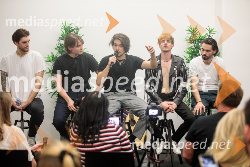  Nace  Jordan, Joker Out;  Kris  Guštin, Joker Out;  Bojan Cvjetićanin, Joker Out;  Jure Maček,  Joker Out;  Jan  Peteh, Joker OutJoker Out napolnili Stožice