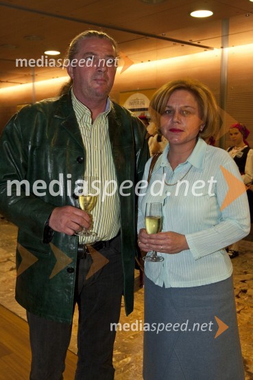 Sonči Nered Čebašek z možem MiranomHrvaški večer in koncert Oliverja Dragojeviča