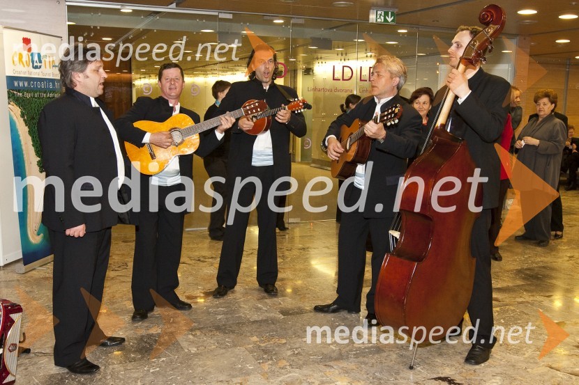 Dalmatinska klapaHrvaški večer in koncert Oliverja Dragojeviča