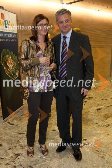 Goran Blažić, direktor predstavništva Hrvaške turistične skupnosti in njegova žena TinaHrvaški večer in koncert Oliverja Dragojeviča