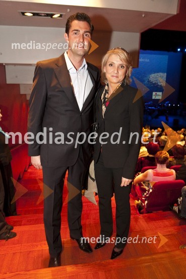 mag. Simona Dimic, vodja kabineta predsednika vlade RS in Roman Horvat, direktor in lastnik agencije Escape
 
Hrvaški večer in koncert Oliverja Dragojeviča