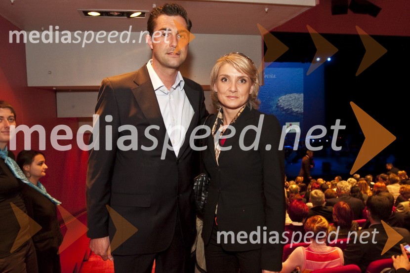mag. Simona Dimic, vodja kabineta predsednika vlade RS in Roman Horvat, direktor in lastnik agencije EscapeHrvaški večer in koncert Oliverja Dragojeviča