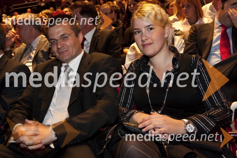 Dimitrij Piciga, direktor Slovenske turistične organizacije s spremljevalkoHrvaški večer in koncert Oliverja Dragojeviča