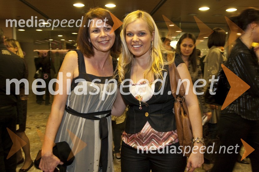 Mag. Lidia Pavlin, direktorica in lastnica agencije Nicha in Špela Močnik, povezovalka dogodka in moderatorka jutranjega programa Radia HitHrvaški večer in koncert Oliverja Dragojeviča