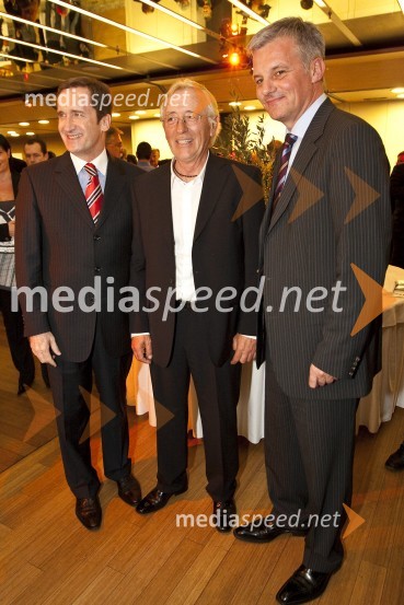 Niko Bulić, direktor Hrvaške turistične skupnosti, Oliver Dragojević in Goran Blažić, direktor predstavništva Hrvaške turistične skupnostiHrvaški večer in koncert Oliverja Dragojeviča