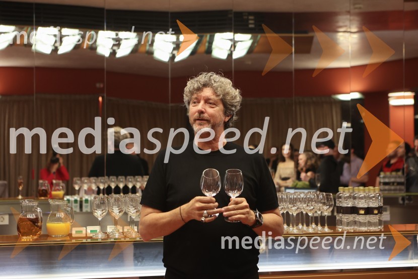  Renato Zanella, umetniški direktor ljubljanskega baletaRomantični balet Giselle v SNG Opera in balet Ljubljana