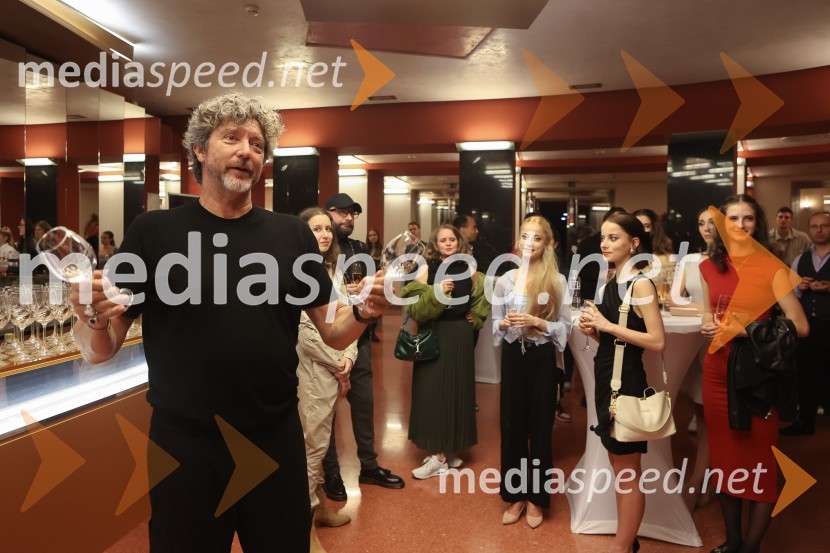  Renato Zanella, umetniški direktor ljubljanskega baletaRomantični balet Giselle v SNG Opera in balet Ljubljana