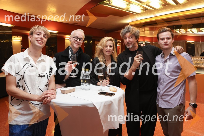  ... ;  ... ;  ... ;  Renato Zanella, umetniški direktor ljubljanskega baleta;  ... Romantični balet Giselle v SNG Opera in balet Ljubljana