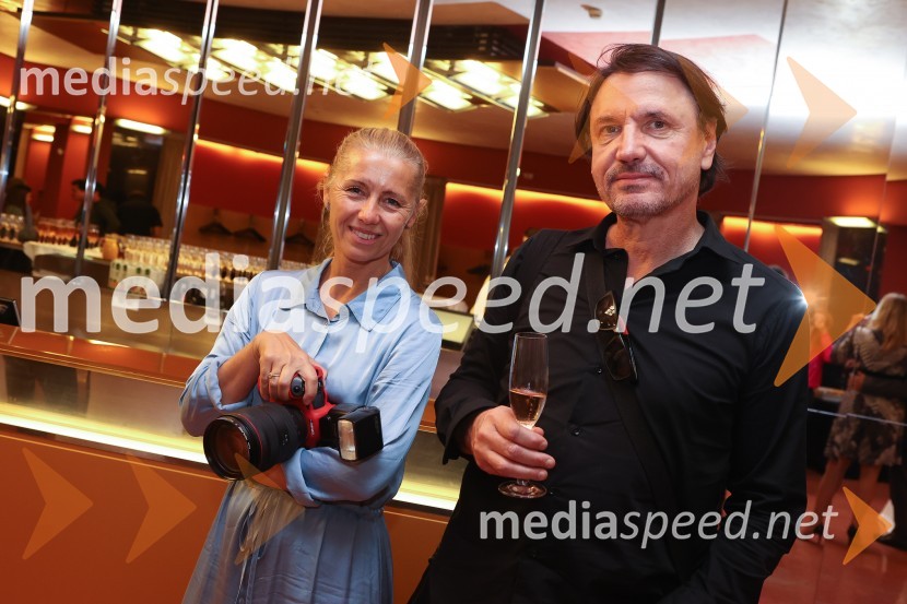  Darja Štravs Tisu, fotografinja;  ... Romantični balet Giselle v SNG Opera in balet Ljubljana