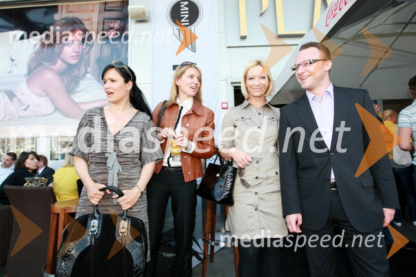 Manuela Ornik, pomočnica uprave za marketing pri podjetju Adria Airways, Barbara Uranjek, marketing BMW Slovenija,  Anja Cajhen, event manager pri podjetju Simobil in Tadej Tufek, predsednik uprave Adria AirwaysMINI Cabrio, predstavitev