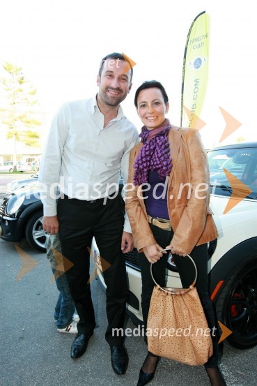 Toma Ivanković, lastnik podjetja Ki interim d.o.o. in Mojca Majhen, Paidea d.o.o.MINI Cabrio, predstavitev