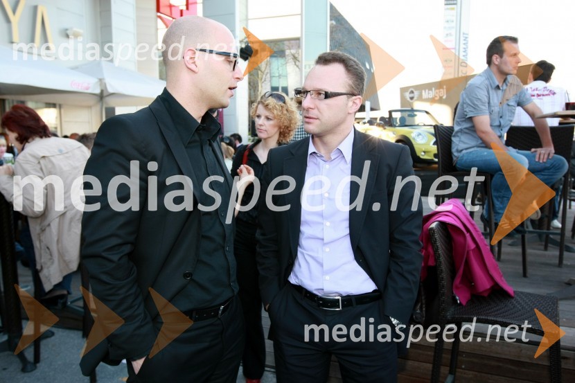 Miha Ažman, generalni direktor BMW Slovenija in Tadej Tufek, predsednik uprave Adria AirwaysMINI Cabrio, predstavitev