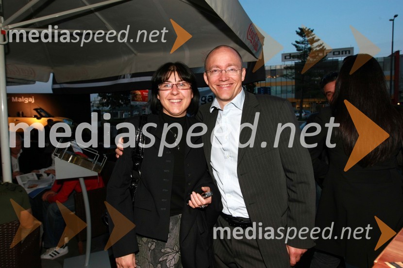 Monika Lapanja, Ekonomska fakulteta Univerza v Ljubljani in Tadej Sax, vodja programov BMW in Mini pri Avto MalgajMINI Cabrio, predstavitev