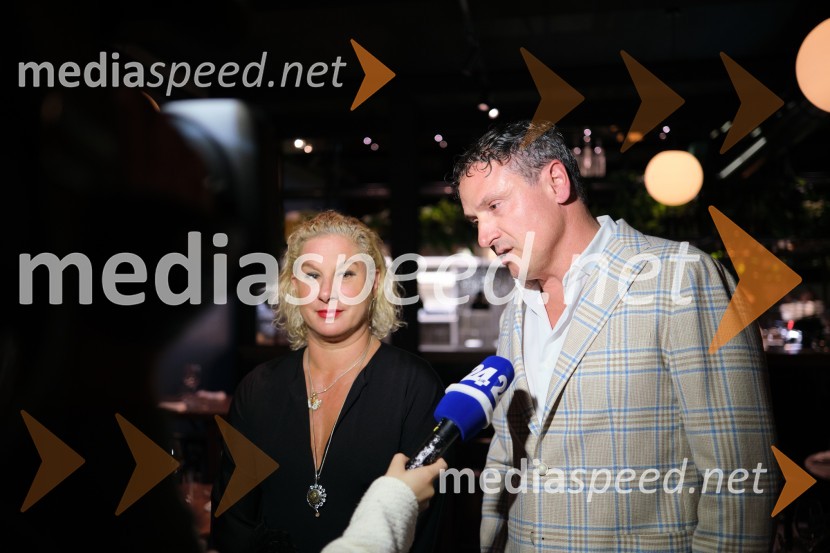  Ana Roš Stojan, kuharska mojstrica in najboljša chefinja na svetu po izboru akademije The World's 50 Best Restaurants ter direktorica Hiše Franko;  ... Otvoritev AS Boutique hotela & restavracije Jaz by Ana Roš