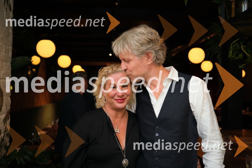  Ana Roš Stojan, kuharska mojstrica in najboljša chefinja na svetu po izboru akademije The World's 50 Best Restaurants ter direktorica Hiše Franko;  Urban Stojan RošOtvoritev AS Boutique hotela & restavracije Jaz by Ana Roš