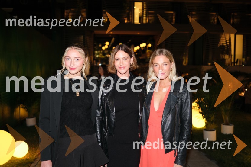  Astrid Ella;  Hannah Mancini, pevka;  Ana ColjaOtvoritev AS Boutique hotela & restavracije Jaz by Ana Roš