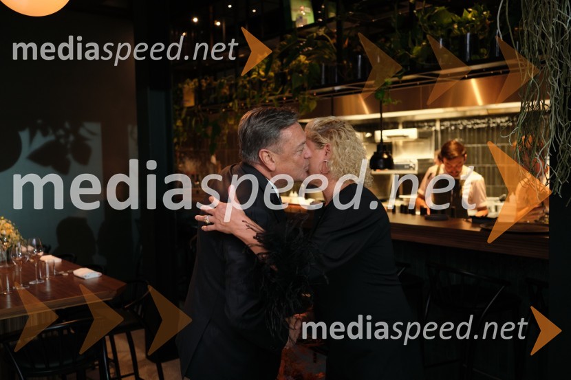  Zoran Janković, župan, Mestna občina Ljubljana;  Ana Roš Stojan, kuharska mojstrica in najboljša chefinja na svetu po izboru akademije The World's 50 Best Restaurants ter direktorica Hiše FrankoOtvoritev AS Boutique hotela & restavracije Jaz by Ana Roš