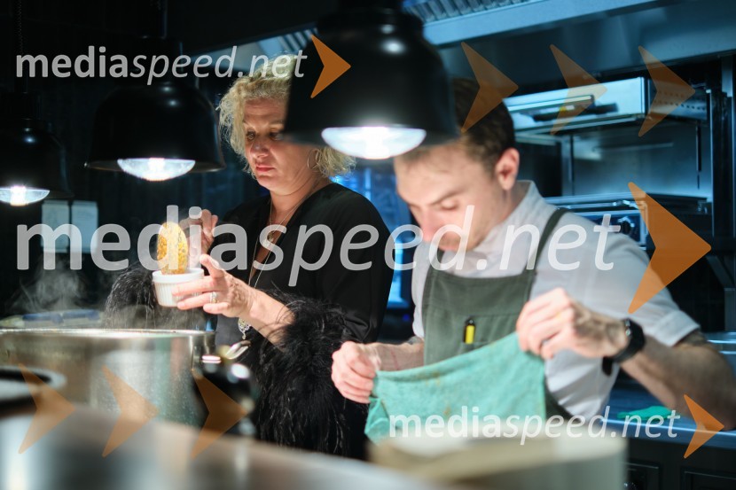  Ana Roš Stojan, kuharska mojstrica in najboljša chefinja na svetu po izboru akademije The World's 50 Best Restaurants ter direktorica Hiše Franko;  ... Otvoritev AS Boutique hotela & restavracije Jaz by Ana Roš