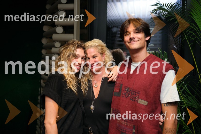  ... ;  Ana Roš Stojan, kuharska mojstrica in najboljša chefinja na svetu po izboru akademije The World's 50 Best Restaurants ter direktorica Hiše Franko;  ... Otvoritev AS Boutique hotela & restavracije Jaz by Ana Roš