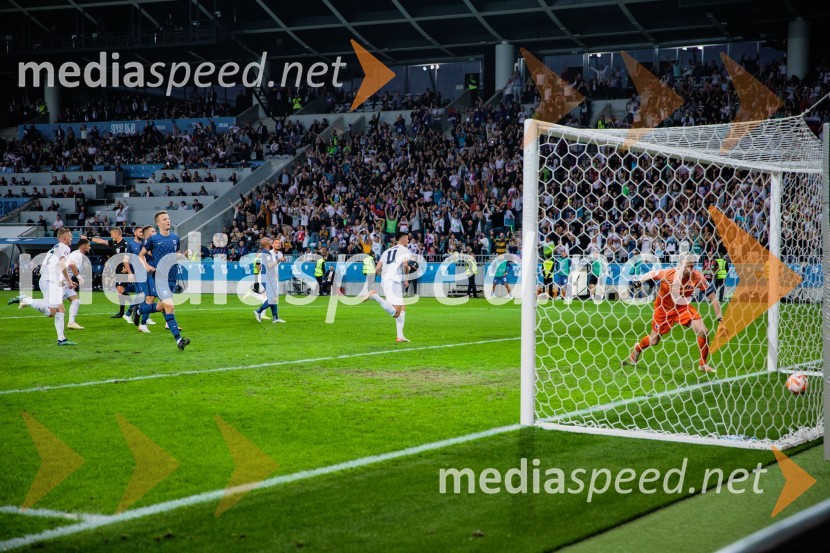 Slovenija s 3:0 premagala Finsko in je korak bližje Evropskemu Prvenstvu