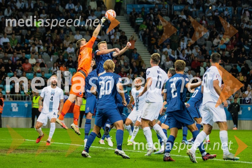 Slovenija s 3:0 premagala Finsko in je korak bližje Evropskemu Prvenstvu