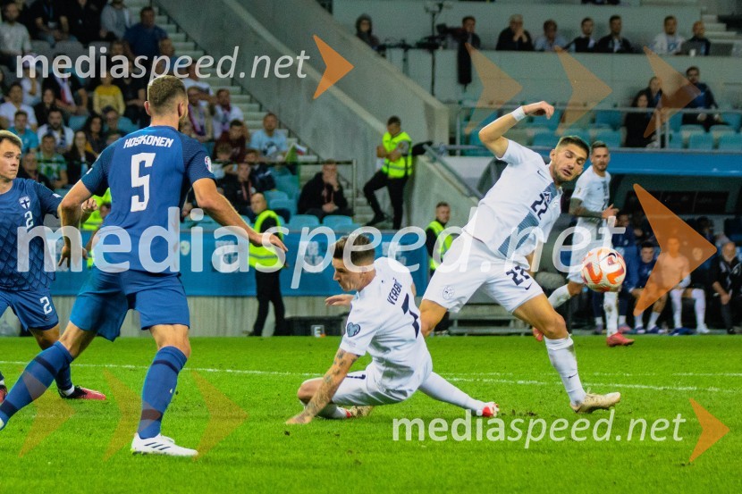 Slovenija s 3:0 premagala Finsko in je korak bližje Evropskemu Prvenstvu