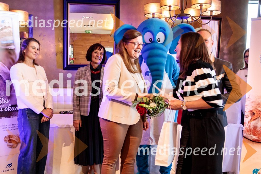  Leonarda Kramar, razvojna tehnologinja, Žito;  Neža Jus, vodja prodaje, Lesaffre SlovenijaNaj Fala kruh 2023