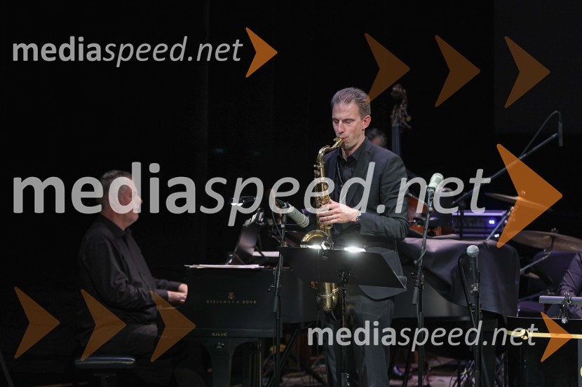  Lenart  Krečič, dirigentGala koncert Poklon Jožetu Privšku, Big Band RTV in SNG Drama Ljubljana